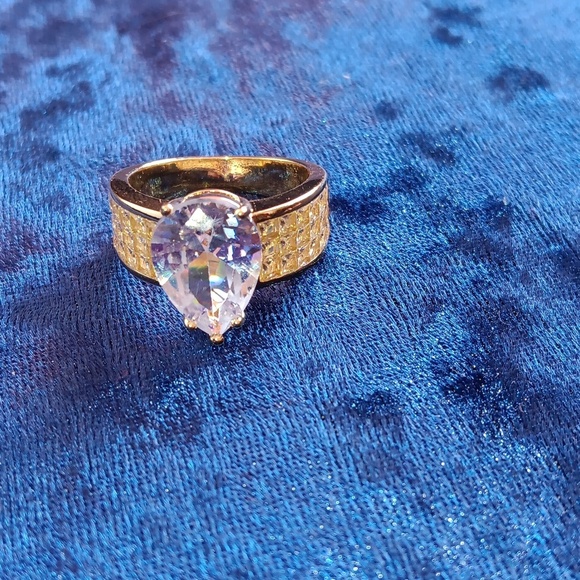 Ring Sz 8 gold plated Diamonds Simulated Gift Box - Picture 4 of 5